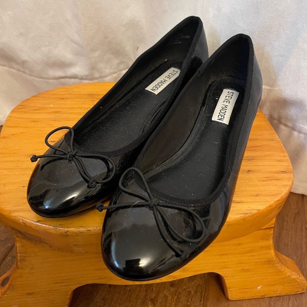 STEVE MADDEN Ballet Flats LIKE NEW (only worn twice)